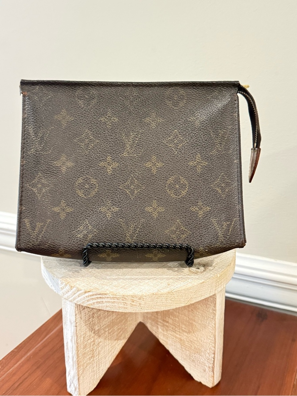 Authentic Louis Vuitton Monogram Toiletry Pouch w/COA